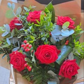 Luxury Half Dozen Red Rose Handtied